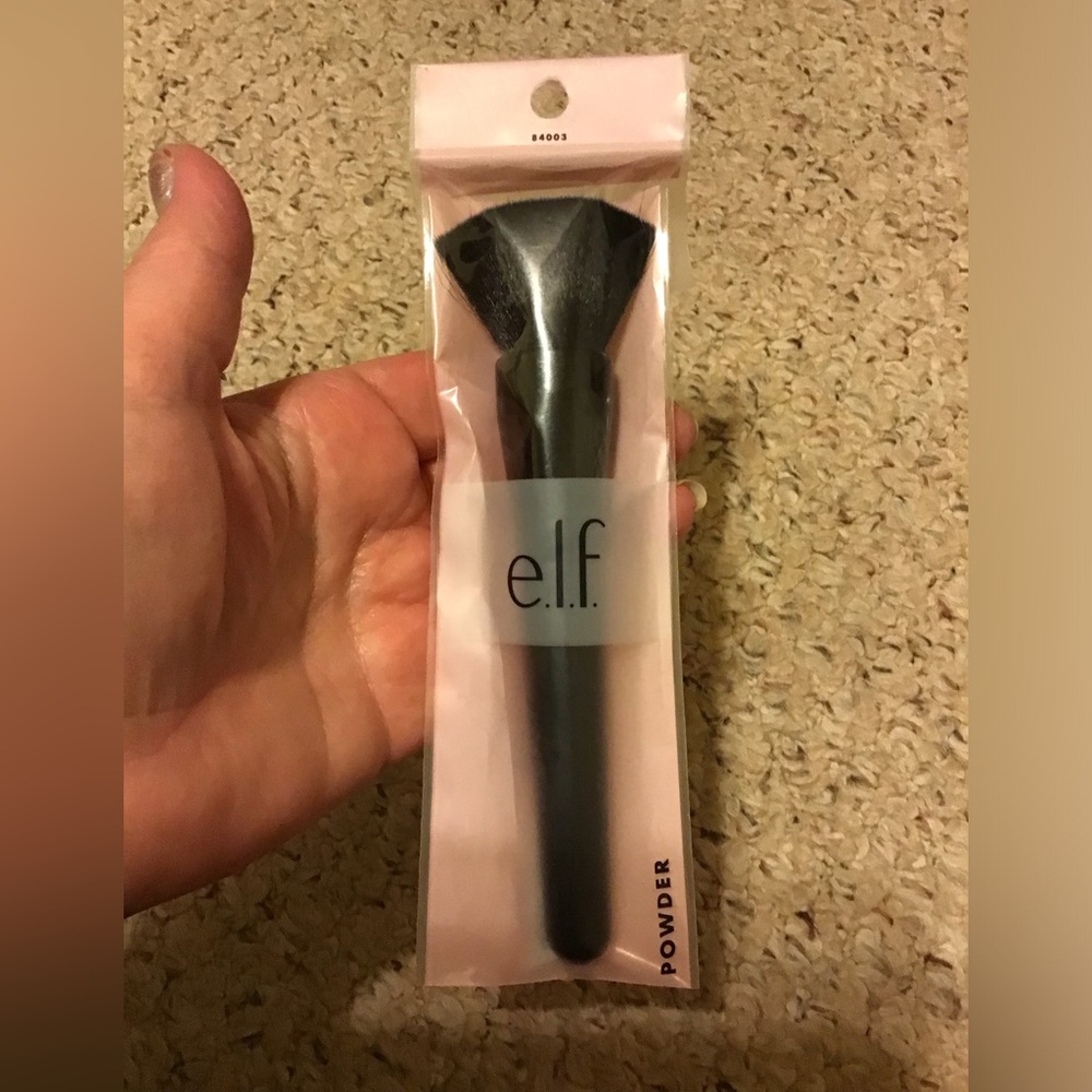 ELF FACE POWDER BRUSH NEW